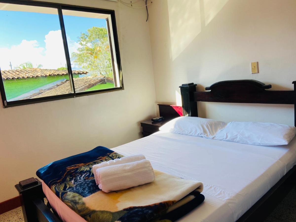 Hotel La Avenida Guatapé Εξωτερικό φωτογραφία